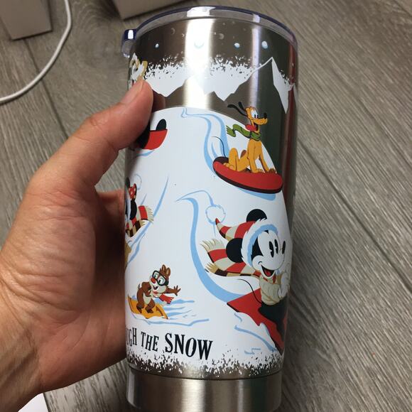 Disney 2021 Holiday Lodge Mickey Snow Pluto Minnie stainless tumbler 560mL 19oz - Picture 2 of 8